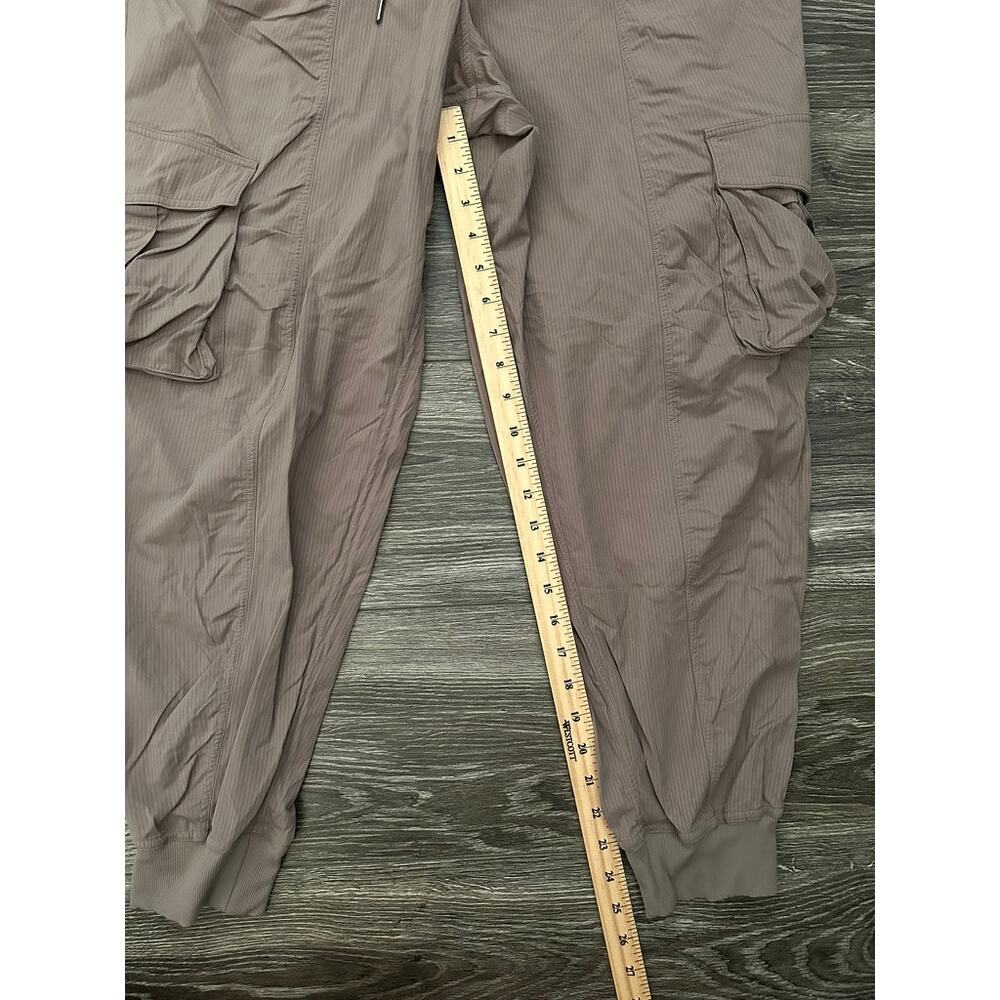 Lululemon Dance Studio Relaxed-Fit Mid-Rise Cargo Jogger Taupetastic XL - Picture 2 of 9